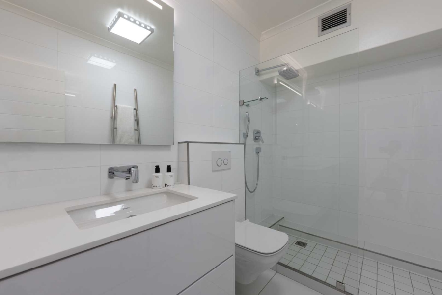 2 Bedroom Property for Sale in Sea Point Western Cape